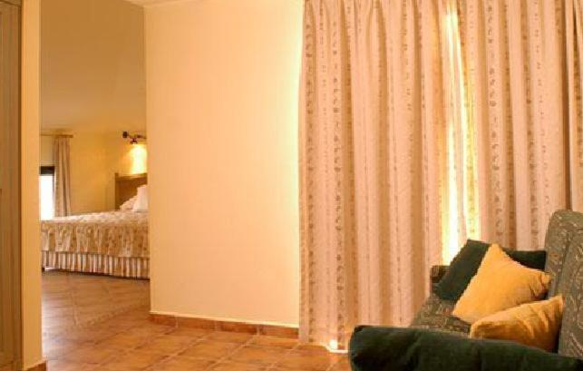 Batroun Village Club Room photo